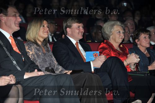Zoetermeer 15 december 2009
Koningin Beatrix en Prinses Maxima en Prins Willem Alex  bij voorstelling. 
Peter Smulders bv