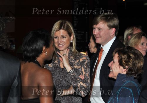 Zoetermeer 15 december 2009
Koningin Beatrix en Prinses Maxima en Prins Willem Alex  bij voorstelling.  in gesprek met Edsilia Rombley
Peter Smulders bv