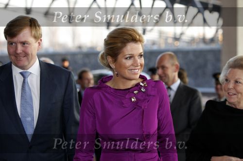 Amsterdam 16 december 2009
Uitreiking prins Claus prijzen in het ij theater. Aanwezig zijn Koningin Beatrix Prins Willem Alexander prinses Maxima prins Friso Mabel Wisse Smit prins Constantijn en Prinses Laurentien.
Peter Smulders bv