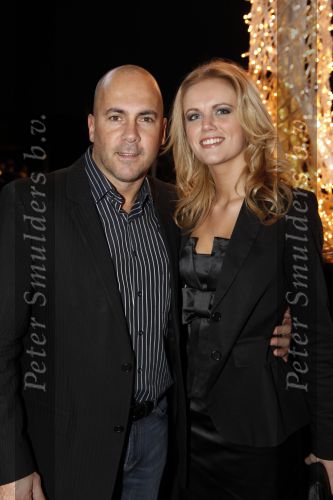 Amsterdam 14 december 2009
Presentatie nieuwe creme van La Mer op de miljonairfair. Mental theo nabuurs met zijn vriendin Maaike Jansen
Peter Smulders bv
