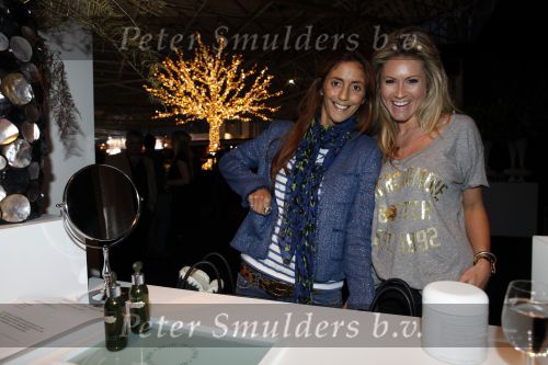 Amsterdam 14 december 2009
Presentatie nieuwe creme van La Mer op de miljonairfair. Dani Bles en Nikkie Plessen
Peter Smulders bv