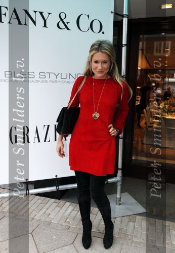 Amsterdam 14 december 2009
Braekfast at Tiffanys op de pc hooftstraat georganiseerd door Gracia en Dani Bles styling. Nikkie Plessen zwanger
Peter Smulders bv