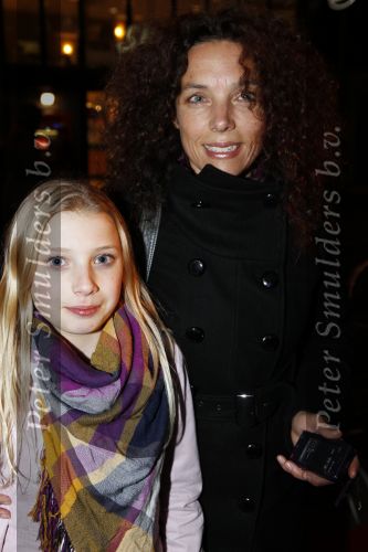 Amsterdam 14 december 2009
Premiere Anubis en de wraak van Argnus in Tuschinski. Paula v d Oest met dochter
Peter Smulders bv