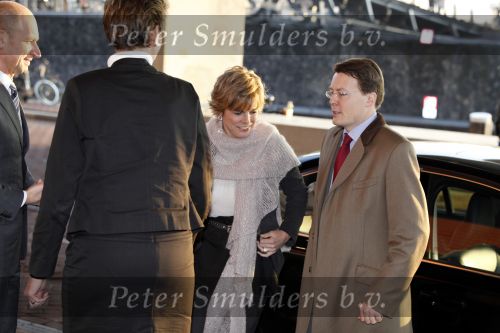 Amsterdam 16 december 2009
Uitreiking prins Claus prijzen in het ij theater. Aanwezig zijn Koningin Beatrix Prins Willem Alexander prinses Maxima prins Friso Mabel Wisse Smit prins Constantijn en Prinses Laurentien.
Peter Smulders bv