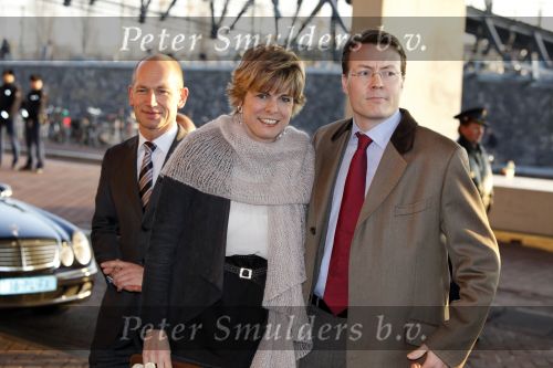 Amsterdam 16 december 2009
Uitreiking prins Claus prijzen in het ij theater. Aanwezig zijn Koningin Beatrix Prins Willem Alexander prinses Maxima prins Friso Mabel Wisse Smit prins Constantijn en Prinses Laurentien.
Peter Smulders bv