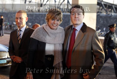 Amsterdam 16 december 2009
Uitreiking prins Claus prijzen in het ij theater. Aanwezig zijn Koningin Beatrix Prins Willem Alexander prinses Maxima prins Friso Mabel Wisse Smit prins Constantijn en Prinses Laurentien.
Peter Smulders bv
