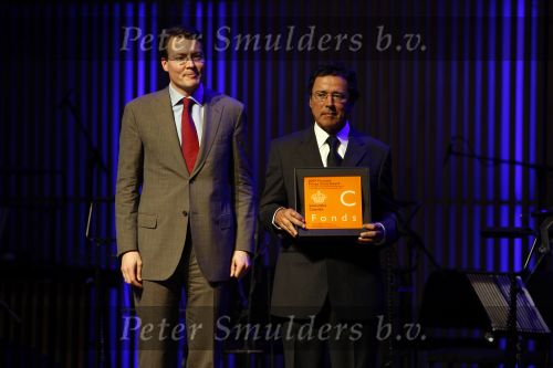 Amsterdam 16 december 2009
Uitreiking prins Claus prijzen in het ij theater. Aanwezig zijn Koningin Beatrix Prins Willem Alexander prinses Maxima prins Friso Mabel Wisse Smit prins Constantijn en Prinses Laurentien.
Peter Smulders bv