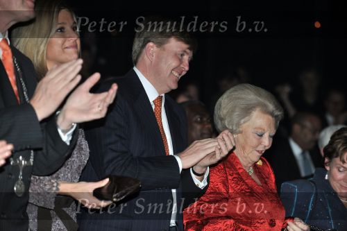 Zoetermeer 15 december 2009
Koningin Beatrix en Prinses Maxima en Prins Willem Alex  bij voorstelling. 
Peter Smulders bv