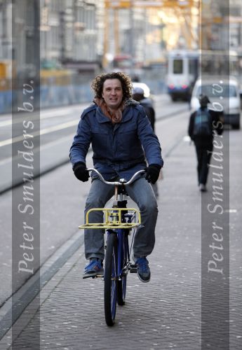 Amsterdam 15 december 2009
Robert Blaauboer op de fiets in amsterdam.
Peter Smulders bv