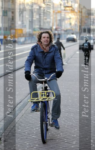 Amsterdam 15 december 2009
Robert Blaauboer op de fiets in amsterdam.
Peter Smulders bv