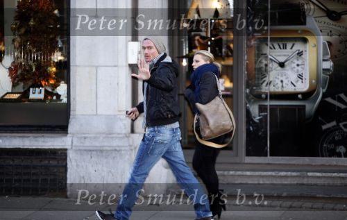 Amsterdam 15 december 2009
Ron Flink en  Daphne Flint op straat in Amsterdam.
Peter Smulders bv