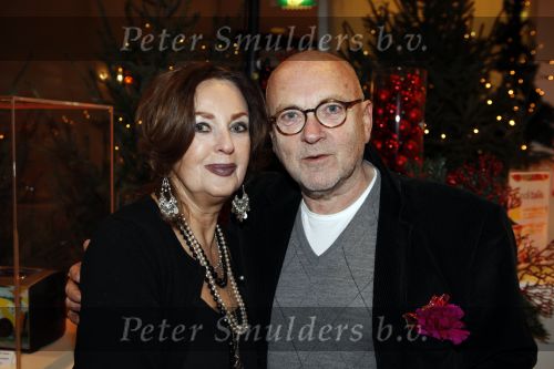 Amstelveen 12 december 2009
Kerstborrel Princess in het cobra museum. Serge Henri Valcke met een vriendin
Peter Smulders bv