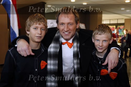 Leeuwarden 13 december 2009
Premiere helden van 1963 in het WTC. Steven de Jong met zijn kinderen
Peter Smulders bv