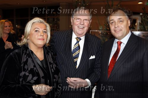 Amstelveen 12 december 2009
Kerstborrel Princess in het cobra museum. Tom Westermeijer met Aad en Els Ouborg
Peter Smulders bv