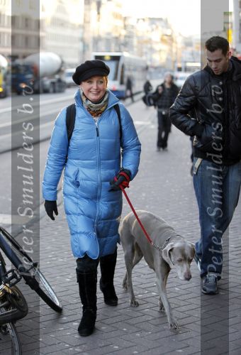 Amsterdam 15 december 2009
Vera Mann aan het wandelen met haar hond.
Peter Smulders bv
