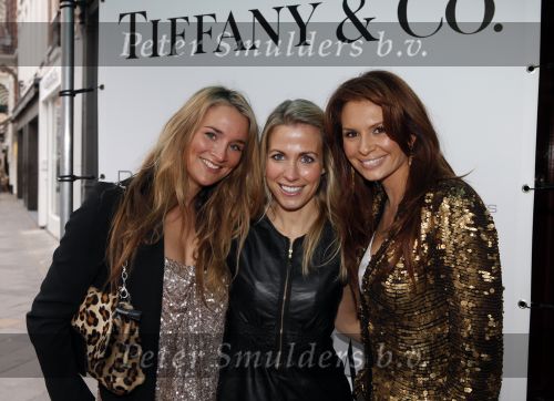 Amsterdam 14 december 2009
Braekfast at Tiffanys op de pc hooftstraat georganiseerd door Gracia en Dani Bles styling. Leontine Borsato met Vivian Ewbank en Lieke v Lexmond
Peter Smulders bv