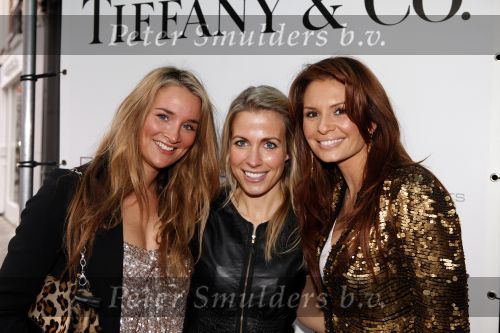 Amsterdam 14 december 2009
Braekfast at Tiffanys op de pc hooftstraat georganiseerd door Gracia en Dani Bles styling. Leontine Borsato met Vivian Ewbank en Lieke v Lexmond
Peter Smulders bv