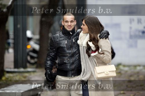 Milaan 21 december 2009
Wesley Sneijder en zijn vriendin  Yolanthe Cabau v Kasbergen shoppend in Milaan. Ze wonen in een parchtig appartement in het centrum van Milaan.
Peter Smulders bv
