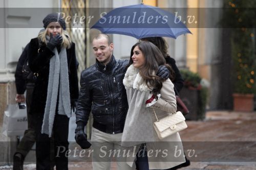 Milaan 21 december 2009
Wesley Sneijder en zijn vriendin  Yolanthe Cabau v Kasbergen shoppend in Milaan. Ze wonen in een parchtig appartement in het centrum van Milaan.
Peter Smulders bv
