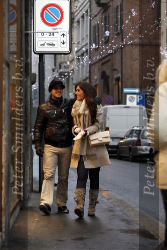 Milaan 21 december 2009
Wesley Sneijder en zijn vriendin  Yolanthe Cabau v Kasbergen shoppend in Milaan. Ze wonen in een parchtig appartement in het centrum van Milaan.
Peter Smulders bv
