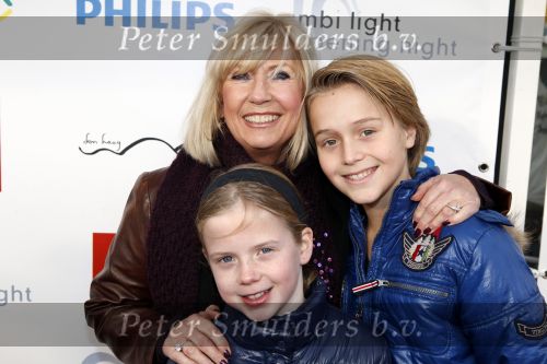Den Haag 12 december 2009
Premiere in Pathe den Haag. Willeke Alberti met Johnny de Mol en Julian en Noah de Mol
Peter Smulders bv