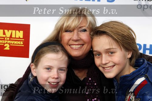 Den Haag 12 december 2009
Premiere in Pathe den Haag. Willeke Alberti met Johnny de Mol en Julian en Noah de Mol
Peter Smulders bv