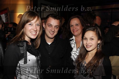 Amsterdam 18 december 2009
Premiere kerstcircus van henk v d Meyden in carre. Xandra Brood met dochters Lola en ...
Peter Smulders bv