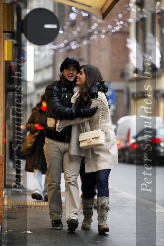 Milaan 21 december 2009
Wesley Sneijder en zijn vriendin  Yolanthe Cabau v Kasbergen shoppend in Milaan. Ze wonen in een parchtig appartement in het centrum van Milaan.
Peter Smulders bv