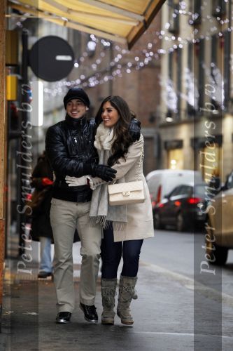 Milaan 21 december 2009
Wesley Sneijder en zijn vriendin  Yolanthe Cabau v Kasbergen shoppend in Milaan. Ze wonen in een parchtig appartement in het centrum van Milaan.
Peter Smulders bv