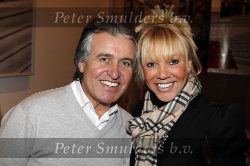 Amsterdam 6 januari 2011
Premiere Volendam in het nieuwe de la mar. Adriaan Hoes met vriendin
Peter Smulders bv