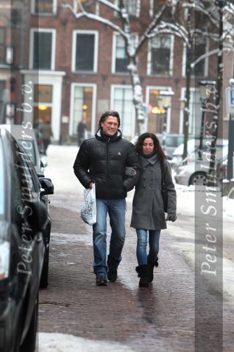 Utrecht, 22 December 2010
Bas Westerweel met zijn nieuwe vriendin Vivian Persijn
Foto Peter Smulders Bv