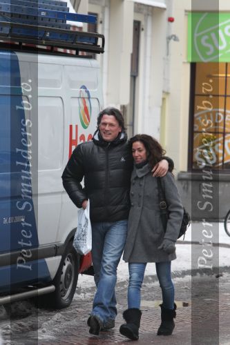 Utrecht, 22 December 2010
Bas Westerweel met zijn nieuwe vriendin Vivian Persijn
Foto Peter Smulders Bv