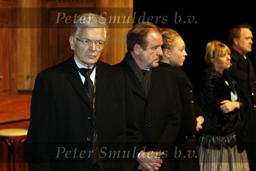Sliedrecht 6 januari 2011
Presentatie musical over de watersnoodramp in 1953 met oa Ben Cramer Filip Bolluyt  Joke de Kruif Marleen v d Loo en Marcel Smid
Peter Smulders bv