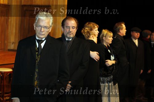 Sliedrecht 6 januari 2011
Presentatie musical over de watersnoodramp in 1953 met oa Ben Cramer Filip Bolluyt  Joke de Kruif Marleen v d Loo en Marcel Smid
Peter Smulders bv