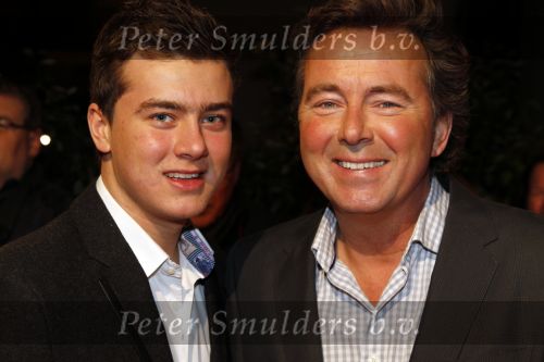 Scheveningen 17 januari 2011
Premiere Sonny Boy in het circustheater. Bert v Leeuwen met zoon
Peter Smulders bv