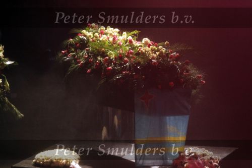 Amsterdam 8 januari 2011
Herdenkingsdienst en begrafenis in stadschouwburg en zorgvlied van Bobby Farell.
Peter Smulders bv