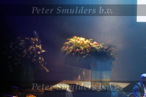 Amsterdam 8 januari 2011
Herdenkingsdienst en begrafenis in stadschouwburg en zorgvlied van Bobby Farell.
Peter Smulders bv