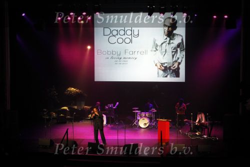 Amsterdam 8 januari 2011
Herdenkingsdienst en begrafenis in stadschouwburg en zorgvlied van Bobby Farell.
Peter Smulders bv