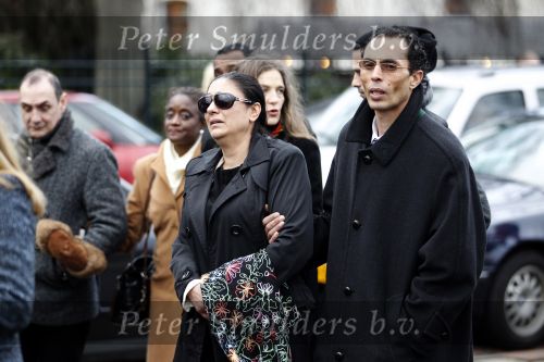 Amsterdam 8 januari 2011
Herdenkingsdienst en begrafenis in stadschouwburg en zorgvlied van Bobby Farell. ex vrouw Bobby
Peter Smulders bv