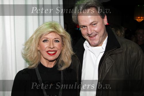 Uitgeest 17 januari 2011
Nieuwjaarsreceptie Henk Geels in Bobs saloon. Bonnie st Claire met man
Peter Smulders bv