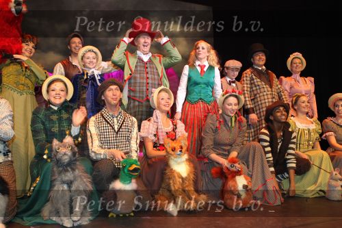 Zoetermeer, 19 December 2010
Premiere in het stadstheater van de musical Dr. Dolittle
Cast met de hoofdrolspelers Edwin Rutten en Alexandra Alphenaar
Foto Peter Smulders BV