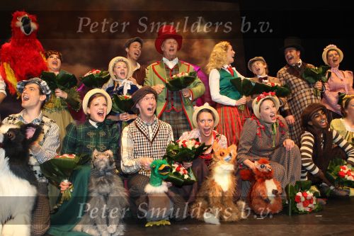 Zoetermeer, 19 December 2010
Premiere in het stadstheater van de musical Dr. Dolittle
Cast met de hoofdrolspelers Edwin Rutten en Alexandra Alphenaar
Foto Peter Smulders BV