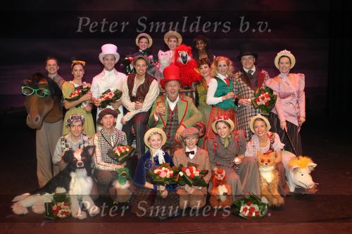 Zoetermeer, 19 December 2010
Premiere in het stadstheater van de musical Dr. Dolittle
Cast met de hoofdrolspelers Edwin Rutten en Alexandra Alphenaar
Foto Peter Smulders BV