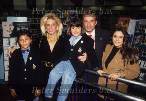 1992 Connie Breukhoven met haar ex-man Hans Breukhoven en rechts op de foto Constanza Breukhoven
Foto Peter Smulders BV