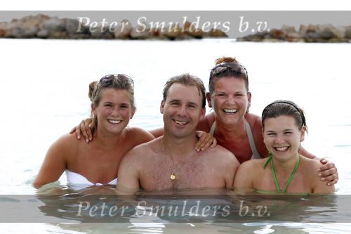 Curacao 31 december 2010
Erik en Gea Breukink met hun dochters en schoonzoon op vakantie op Curacao.
Peter Smulders bv