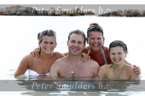 Curacao 31 december 2010
Erik en Gea Breukink met hun dochters en schoonzoon op vakantie op Curacao.
Peter Smulders bv