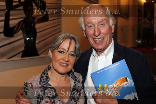 Amsterdam 6 januari 2011
Premiere Volendam in het nieuwe de la mar. Fred Oster met vrouw
Peter Smulders bv