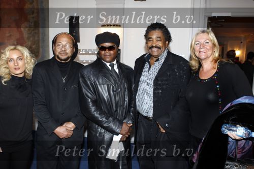 Amsterdam 8 januari 2011
Herdenkingsdienst en begrafenis in stadschouwburg en zorgvlied van Bobby Farell. George Mc Cray met vrouw en anderen
Peter Smulders bv