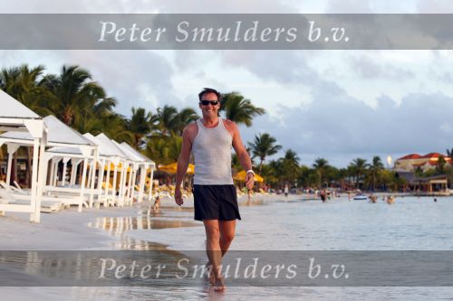 Curacao 24 december 2010
Gerard Joling op het strand van Mambo Beach op Curacao.
Peter Smulders bv