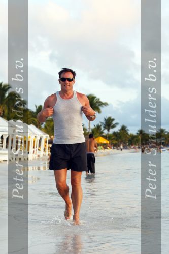 Curacao 24 december 2010
Gerard Joling op het strand van Mambo Beach op Curacao.
Peter Smulders bv
